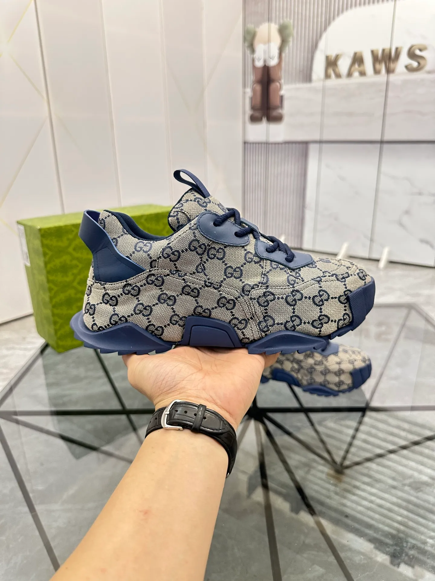 Men's shoes for sale 💰: 💰P580¥ Product trademark: Gucci* "Gucci*" low-top casual shoes Regular size: 38-45 (can be customized to 46) Large size Product materials: Upper imported cowhide stitching original material, breathable lining, original outsole. No.: 0008